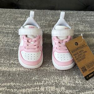 NWT Nike toddler shoes